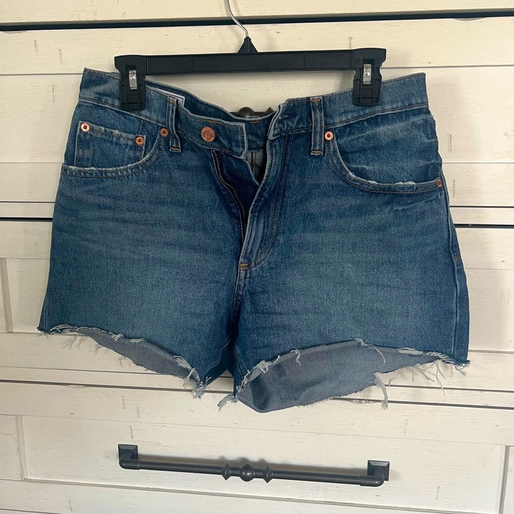 Gap shorts! - Picture 1 of 5